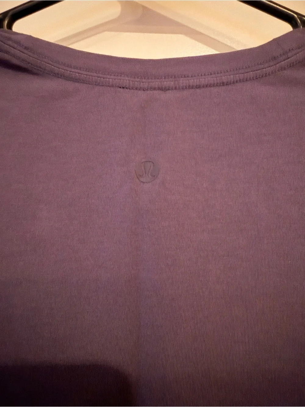 Lululemon Classic Crewneck T-Shirt in Deep Purple size 8 Like New